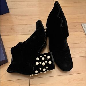 Chic Black Velvet Ankle Boots with Pearl Accents